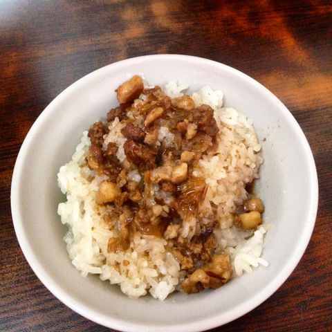 Tube rice pudding that look like Minced pork rice