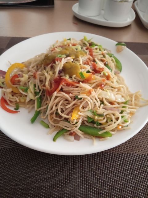 Veg Hakka Noodles