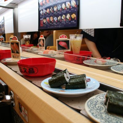 Conveyor belt sushi