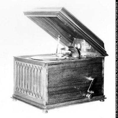 Phonograph