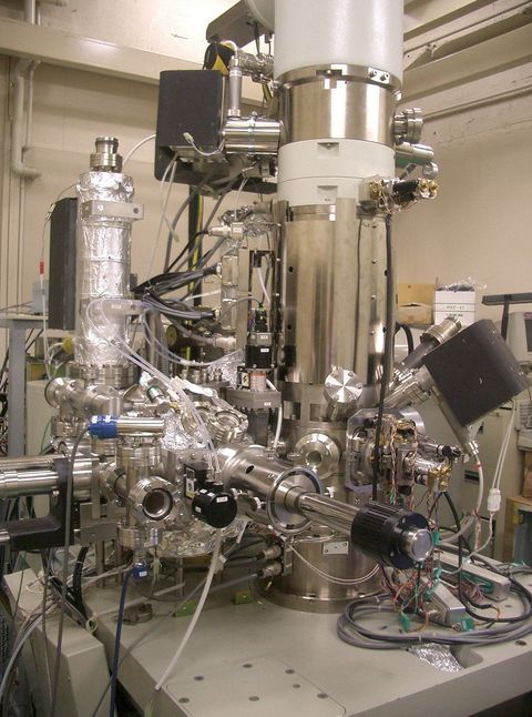 Scanning electron microscope
