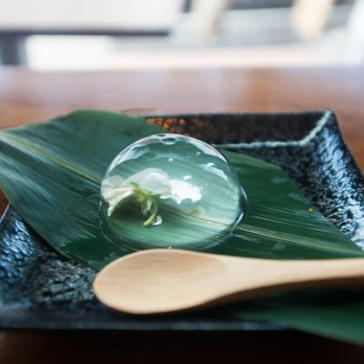 Raindrop cake