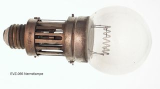 Nernst lamp