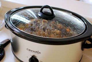 Slow cooker