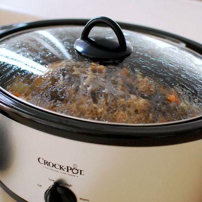 Slow cooker