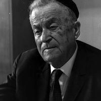 Shmuel Yosef Agnon