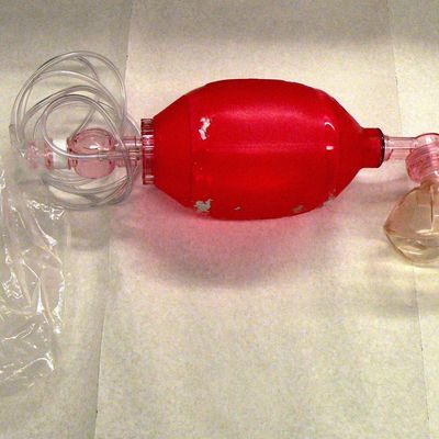 Bag valve mask