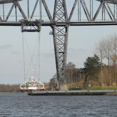 Transporter bridge